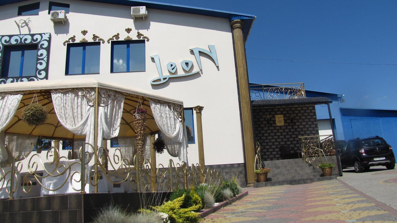 Mini Hotel Leon Lalovo Eksteriør bilde